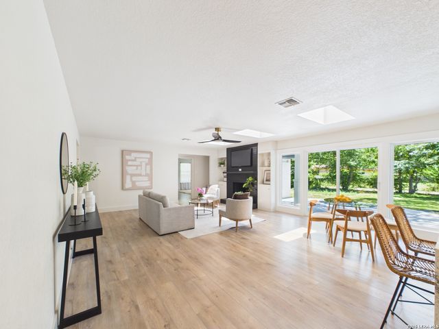 226 Gardenview, Castle Hills, TX 78213