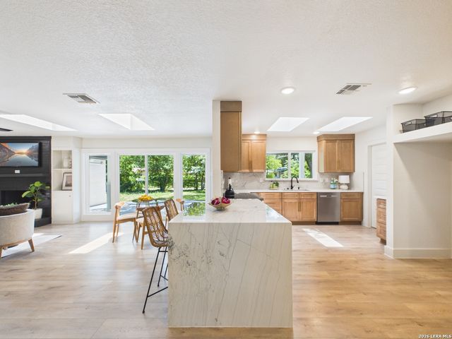 226 Gardenview, Castle Hills, TX 78213