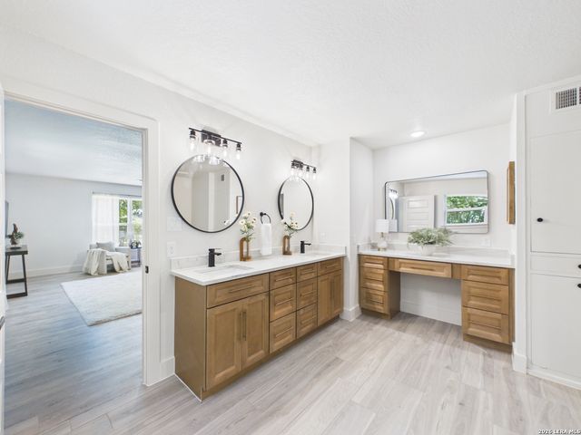 226 Gardenview, Castle Hills, TX 78213