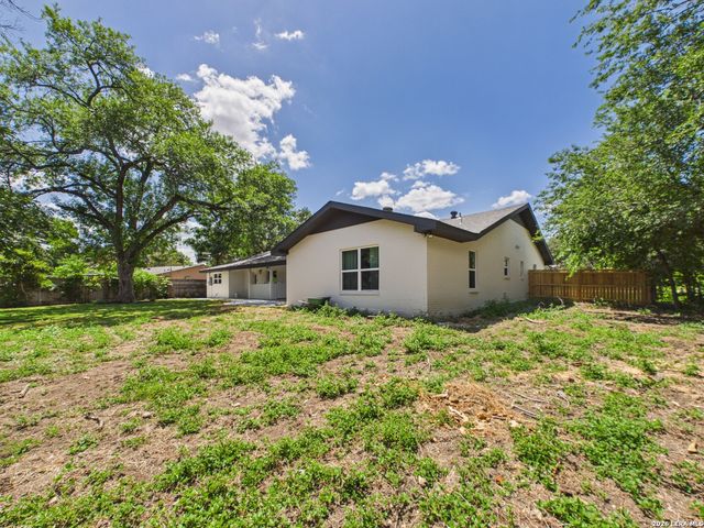 226 Gardenview, Castle Hills, TX 78213