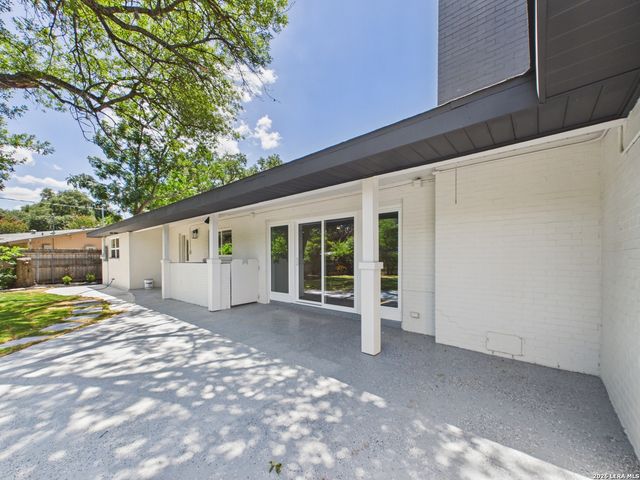 226 Gardenview, Castle Hills, TX 78213
