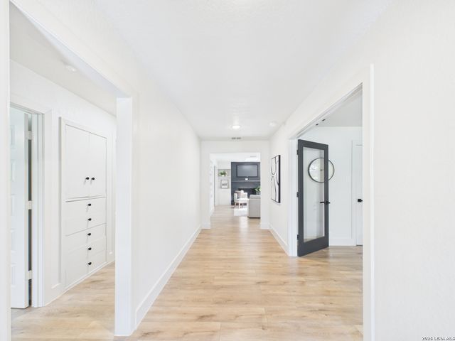 226 Gardenview, Castle Hills, TX 78213