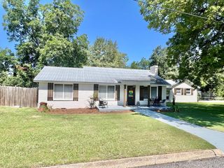 601 6th Ave, Ashford, AL 36312