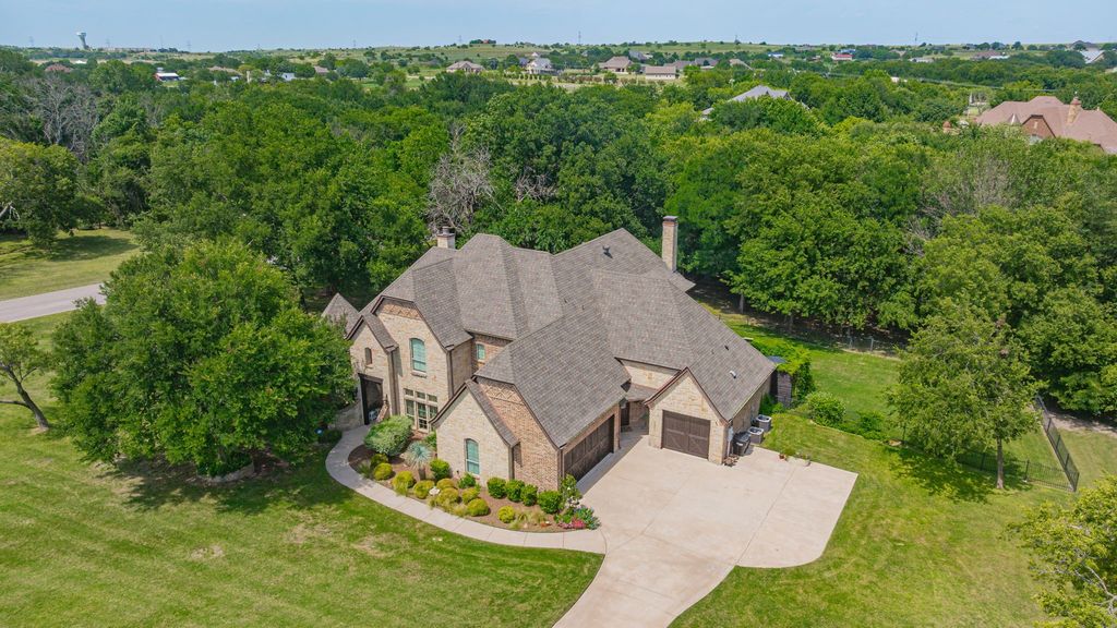 101 Western Breeze Drive, Fort Worth, TX 76126