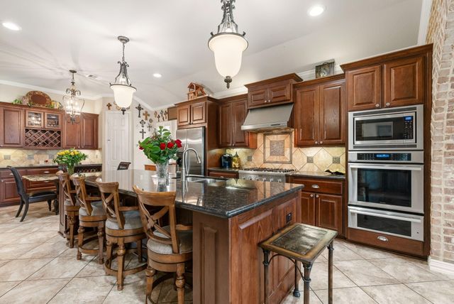 99 N Mews Wood Court, The Woodlands, TX 77381