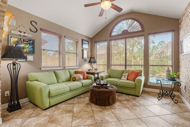 99 N Mews Wood Court, The Woodlands, TX 77381