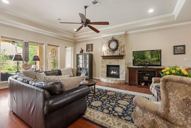99 N Mews Wood Court, The Woodlands, TX 77381
