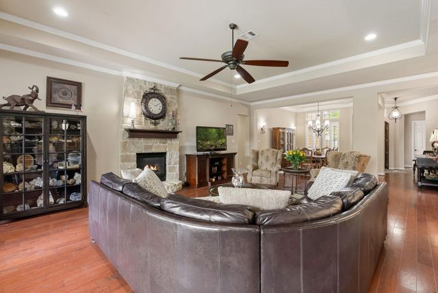 99 N Mews Wood Court, The Woodlands, TX 77381