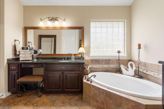 99 N Mews Wood Court, The Woodlands, TX 77381