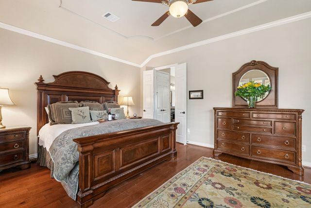 99 N Mews Wood Court, The Woodlands, TX 77381