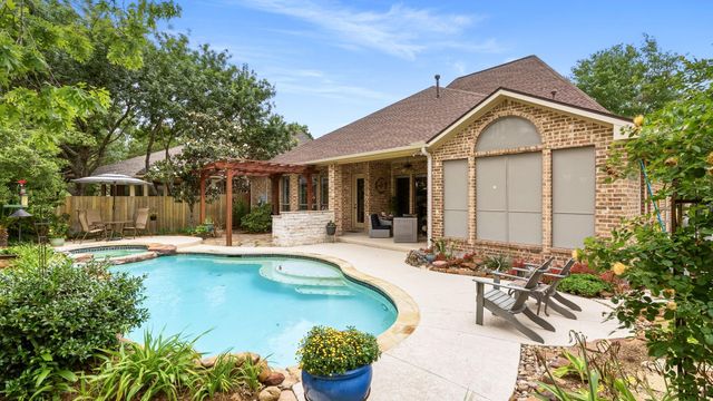 99 N Mews Wood Court, The Woodlands, TX 77381