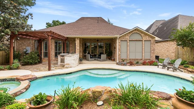99 N Mews Wood Court, The Woodlands, TX 77381