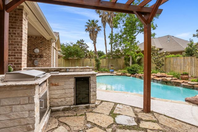 99 N Mews Wood Court, The Woodlands, TX 77381