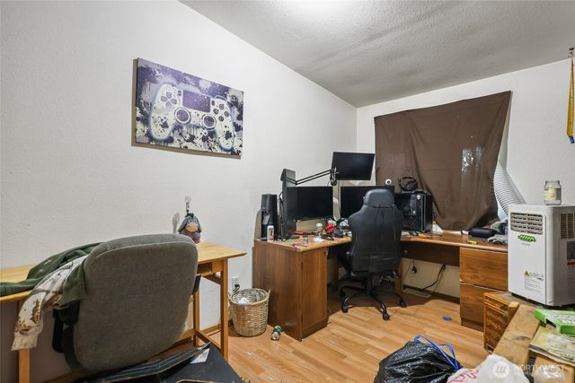 208 W Orchard Street, Oakville, WA 98568