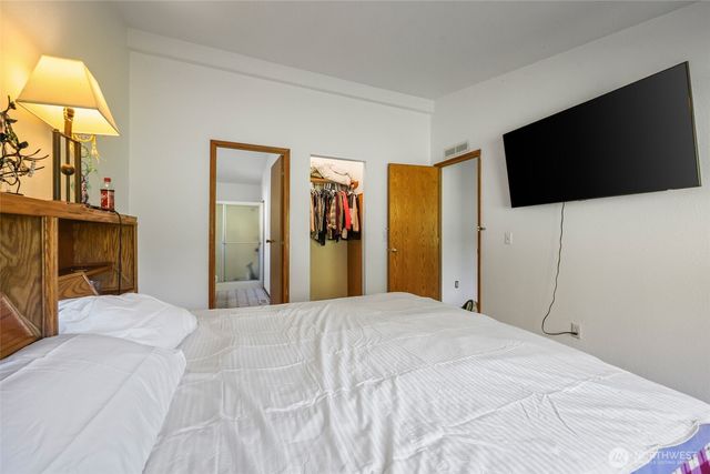 208 W Orchard Street, Oakville, WA 98568