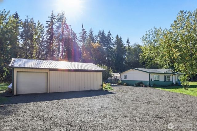 208 W Orchard Street, Oakville, WA 98568