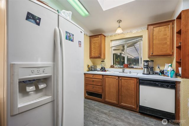 208 W Orchard Street, Oakville, WA 98568