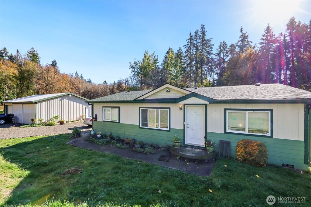 208 W Orchard Street, Oakville, WA 98568