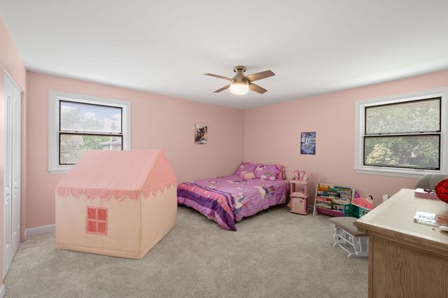 504 LOIS Court, Mount Prospect, IL 60056