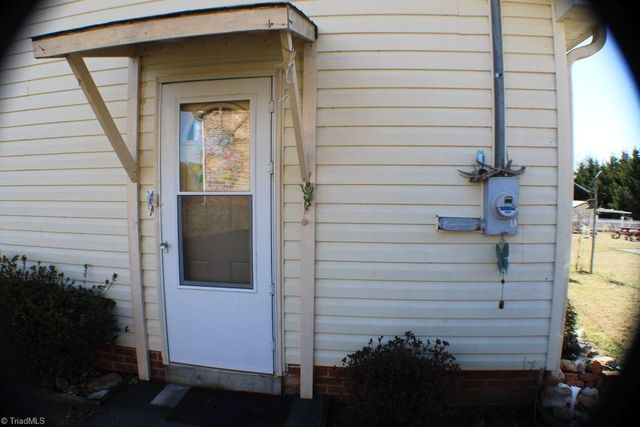 425 Ararat highway Road, Ararat, VA 24053