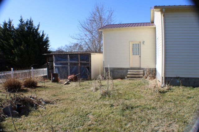 425 Ararat highway Road, Ararat, VA 24053