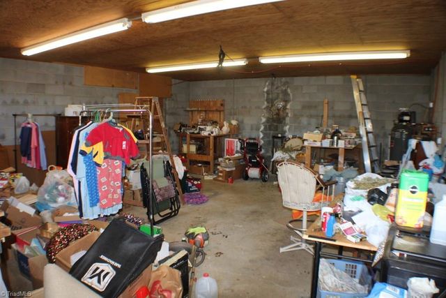 425 Ararat highway Road, Ararat, VA 24053