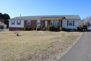 425 Ararat highway Road, Ararat, VA 24053