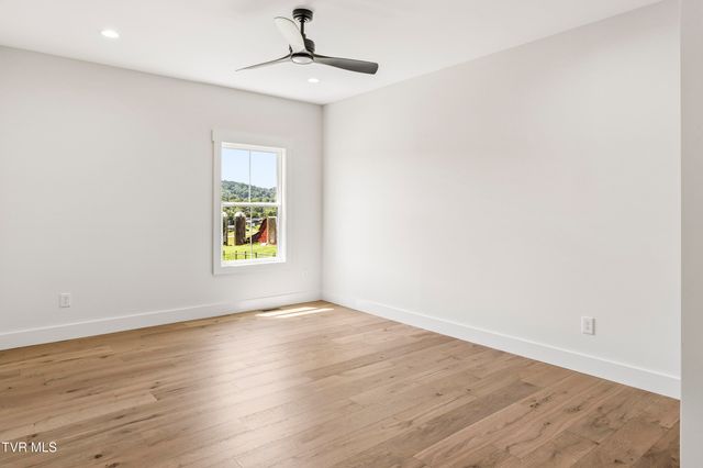 61 Glaze Farm Way, Johnson City, TN 37601