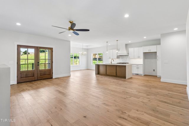 61 Glaze Farm Way, Johnson City, TN 37601