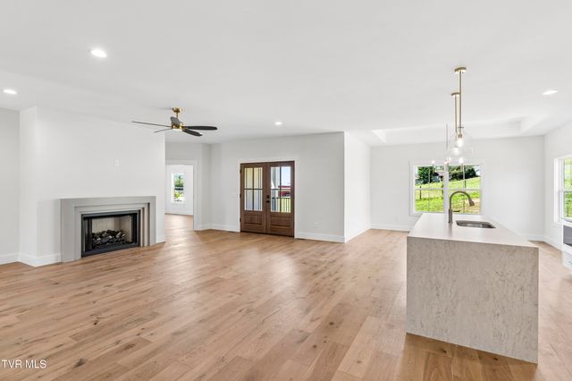 61 Glaze Farm Way, Johnson City, TN 37601