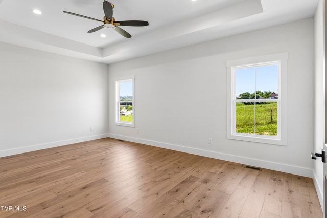 61 Glaze Farm Way, Johnson City, TN 37601