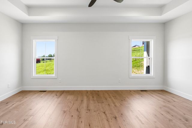 61 Glaze Farm Way, Johnson City, TN 37601