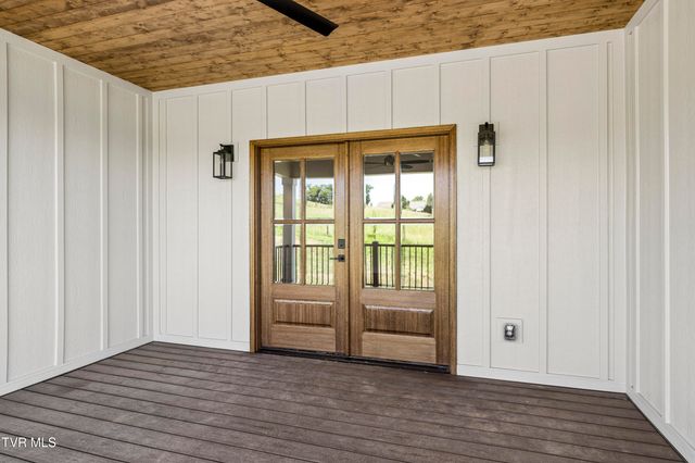 61 Glaze Farm Way, Johnson City, TN 37601