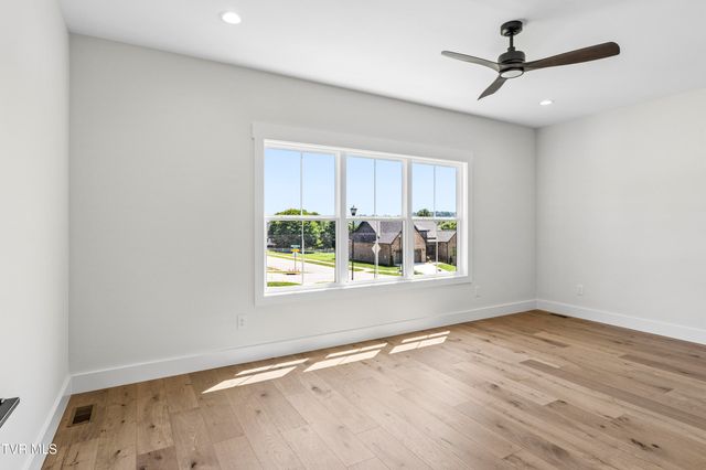 61 Glaze Farm Way, Johnson City, TN 37601