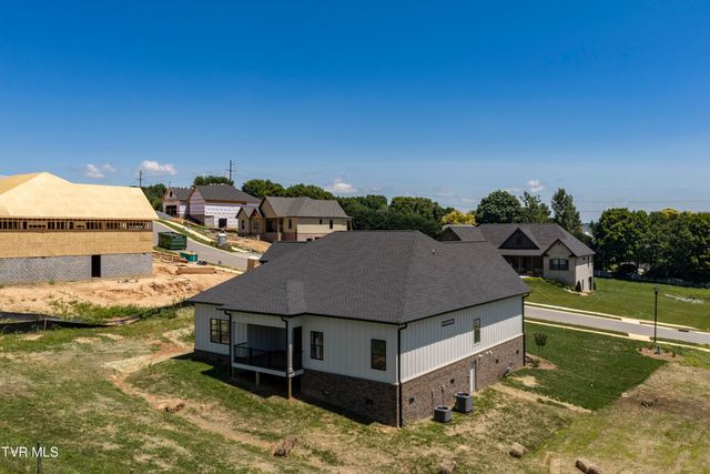 61 Glaze Farm Way, Johnson City, TN 37601