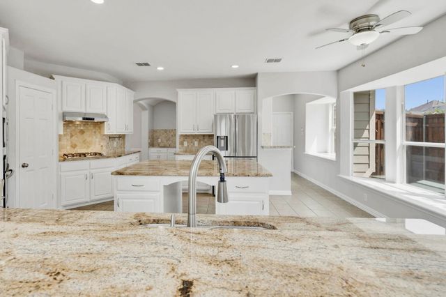 1913 Grand Park Place Lane, Flower Mound, TX 75028