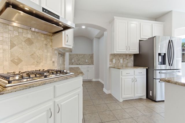 1913 Grand Park Place Lane, Flower Mound, TX 75028