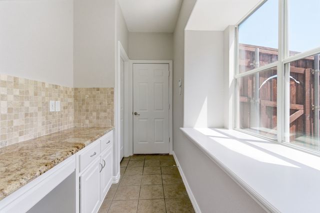 1913 Grand Park Place Lane, Flower Mound, TX 75028