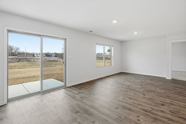 4510 ROYSTER CREEK DR N, Millington, TN 38053