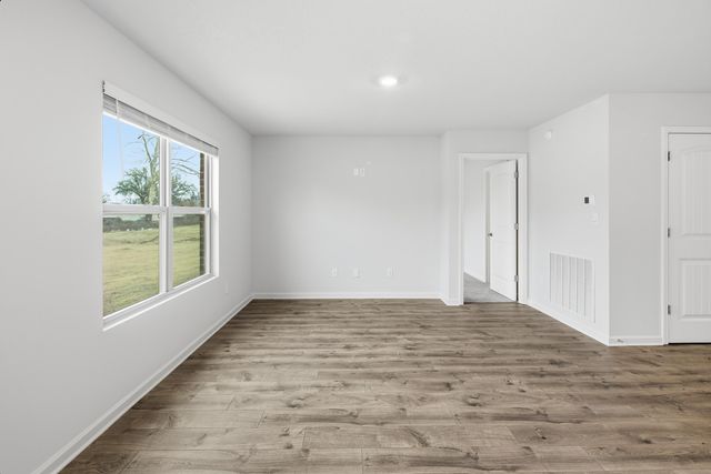 4510 ROYSTER CREEK DR N, Millington, TN 38053