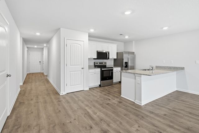 4510 ROYSTER CREEK DR N, Millington, TN 38053