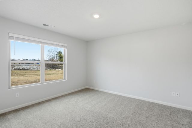 4510 ROYSTER CREEK DR N, Millington, TN 38053