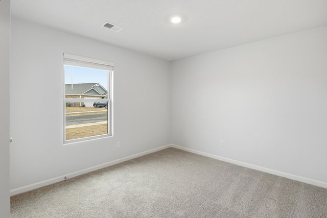 4510 ROYSTER CREEK DR N, Millington, TN 38053