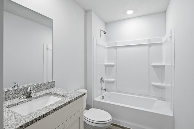 4510 ROYSTER CREEK DR N, Millington, TN 38053