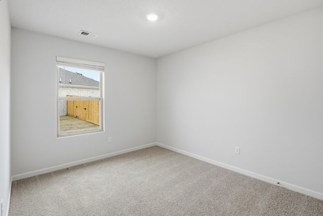 4510 ROYSTER CREEK DR N, Millington, TN 38053