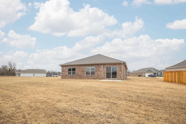 4510 ROYSTER CREEK DR N, Millington, TN 38053