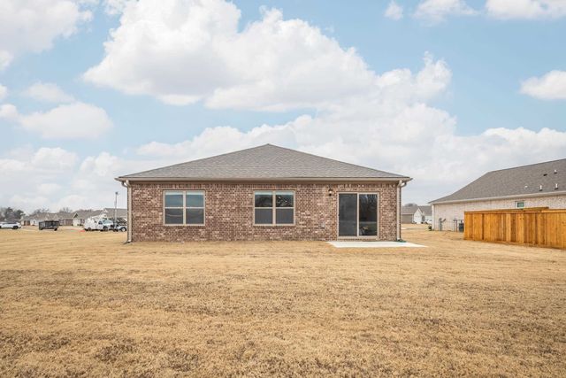 4510 ROYSTER CREEK DR N, Millington, TN 38053