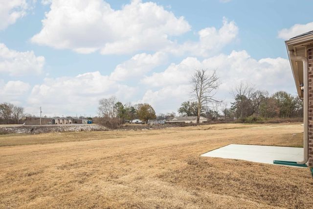 4510 ROYSTER CREEK DR N, Millington, TN 38053