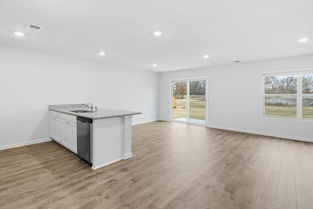 4510 ROYSTER CREEK DR N, Millington, TN 38053