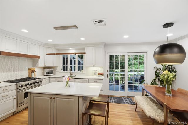 5 Diane Court, Katonah, NY 10536